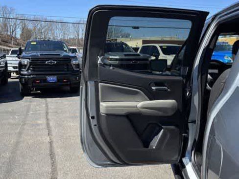New 2026 Chevrolet Colorado ZR2 w/ Technology Package AWD/4WD image 29