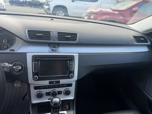 Used 2013 Volkswagen CC Sport FWD image 13