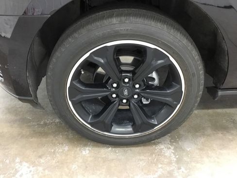 Used 2023 Ford Expedition Limited AWD/4WD image 5