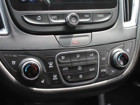 Used 2020 Chevrolet Malibu Premier image 35