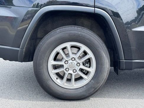 Used 2020 Jeep Grand Cherokee Laredo image 36