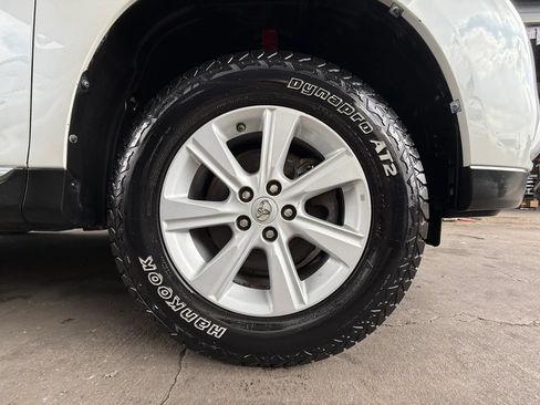 Used 2013 Toyota Highlander Plus AWD/4WD image 28