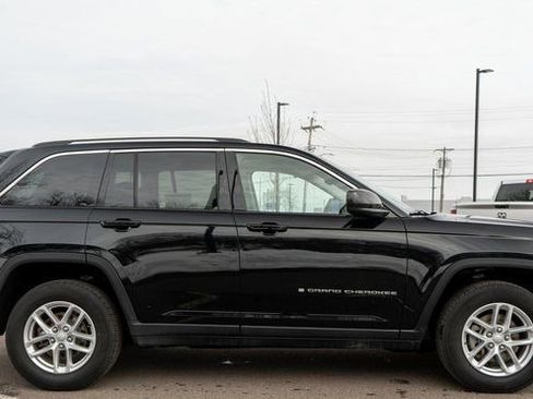 Used 2023 Jeep Grand Cherokee Laredo w/ Luxury Tech Group I image 5