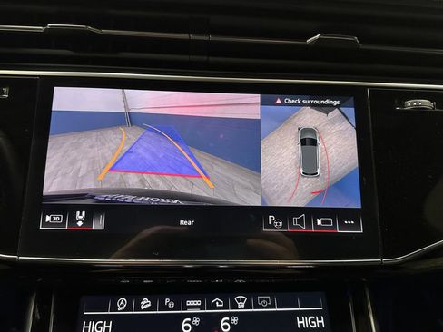 Used 2025 Audi Q7 3.0T Prestige w/ Prestige Package image 11