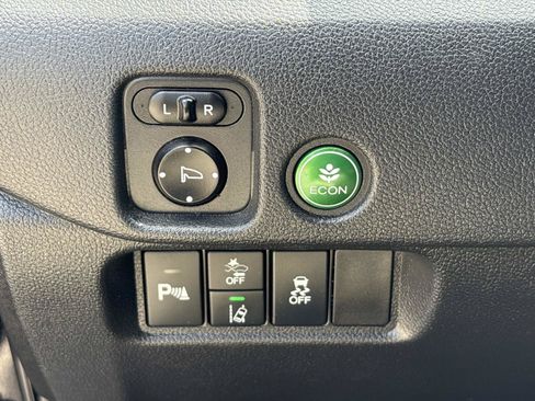 Used 2019 Honda Pilot Touring image 19