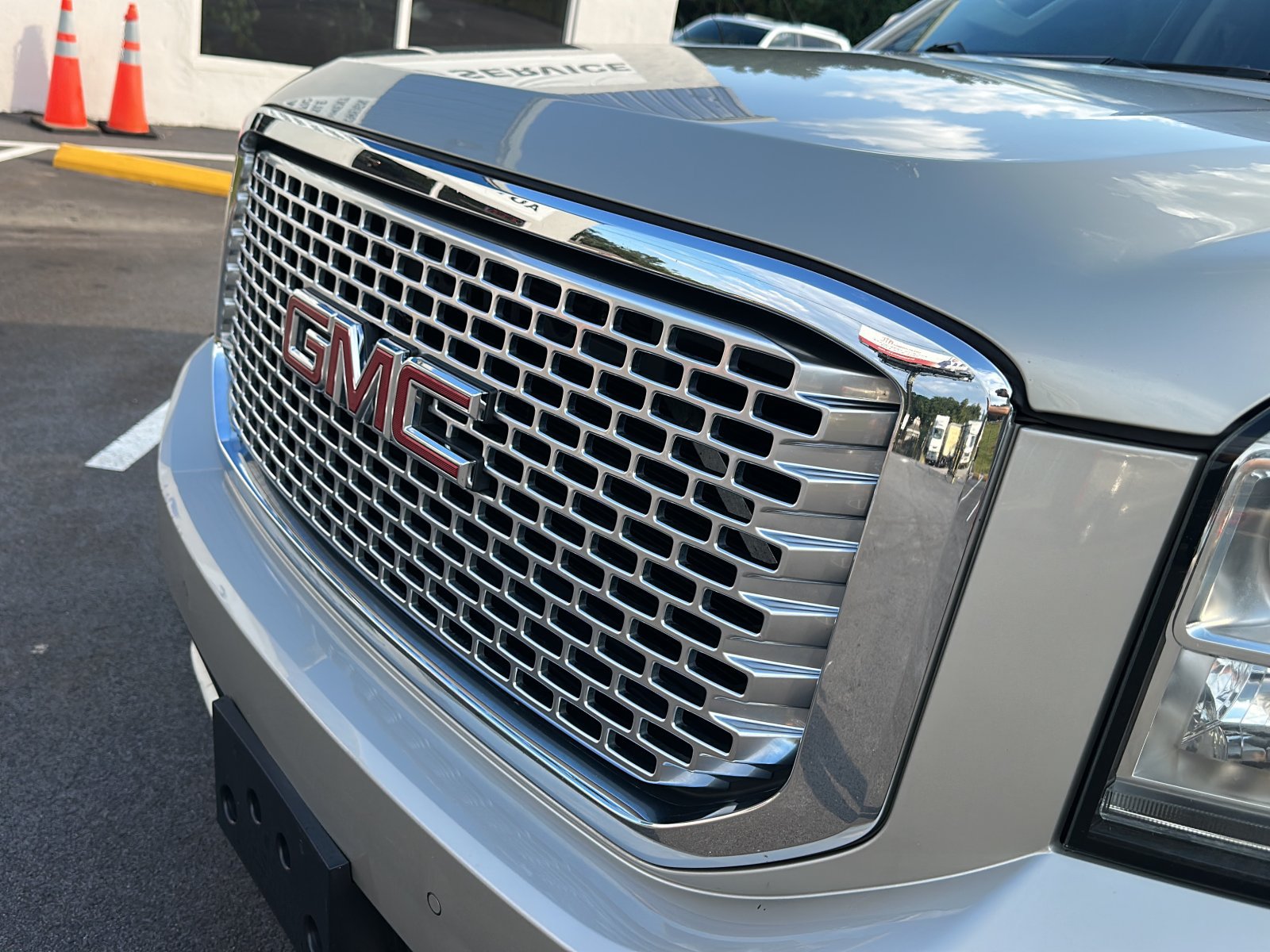Used 2016 GMC Yukon Denali w/ Open Road Package AWD/4WD image 14