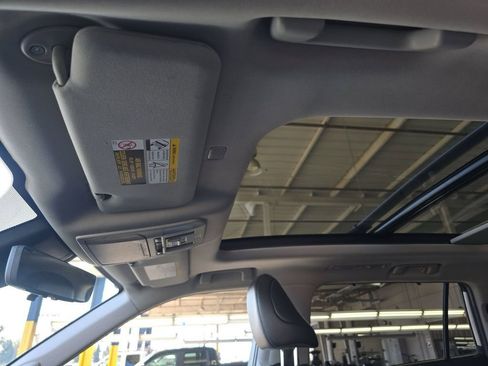 Used 2021 Toyota Highlander Platinum image 15