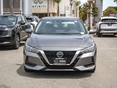 Used 2021 Nissan Sentra SV FWD image 2