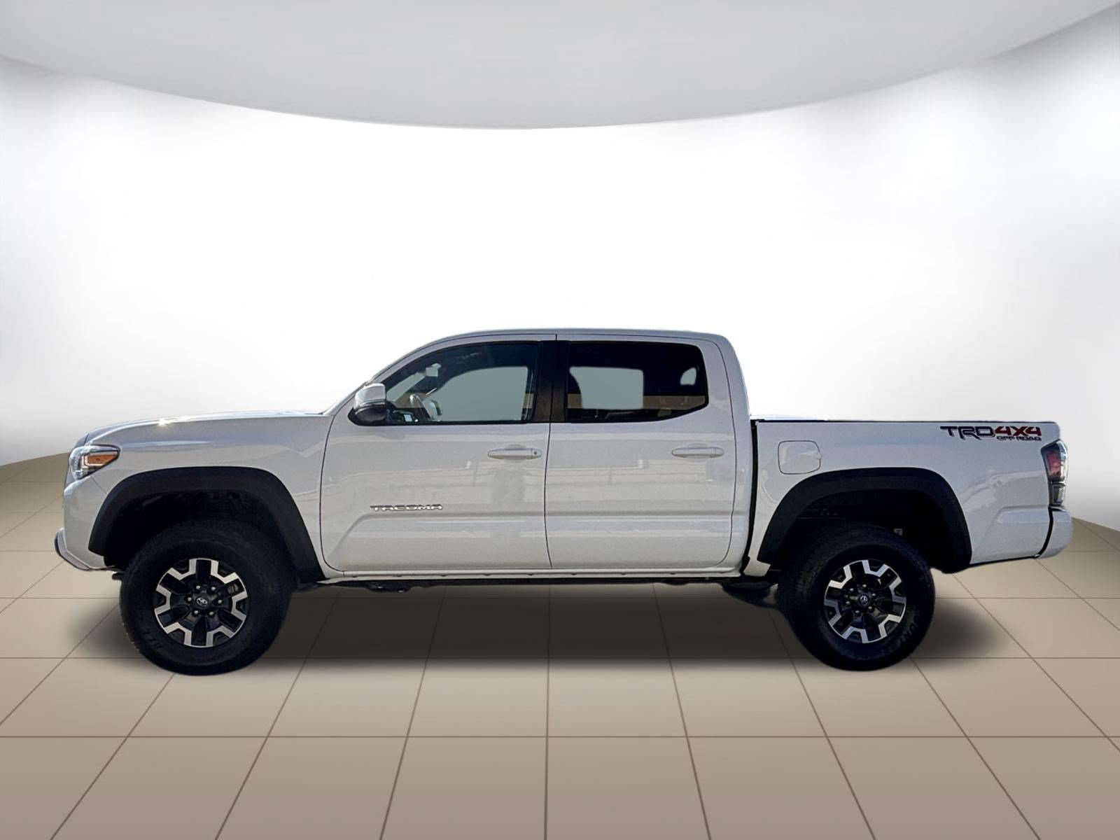 Used 2021 Toyota Tacoma TRD Off-Road w/ Technology Package AWD/4WD image 4