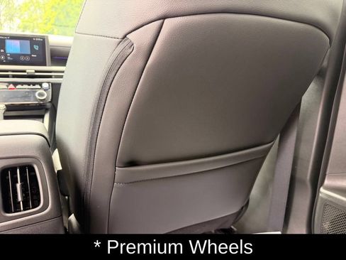 Certified 2025 Hyundai Tucson SEL AWD/4WD image 34