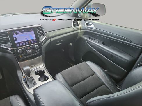 Used 2021 Jeep Grand Cherokee Laredo X image 14