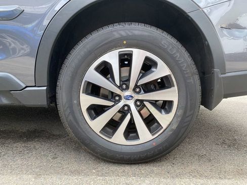 Used 2022 Subaru Outback Premium image 31