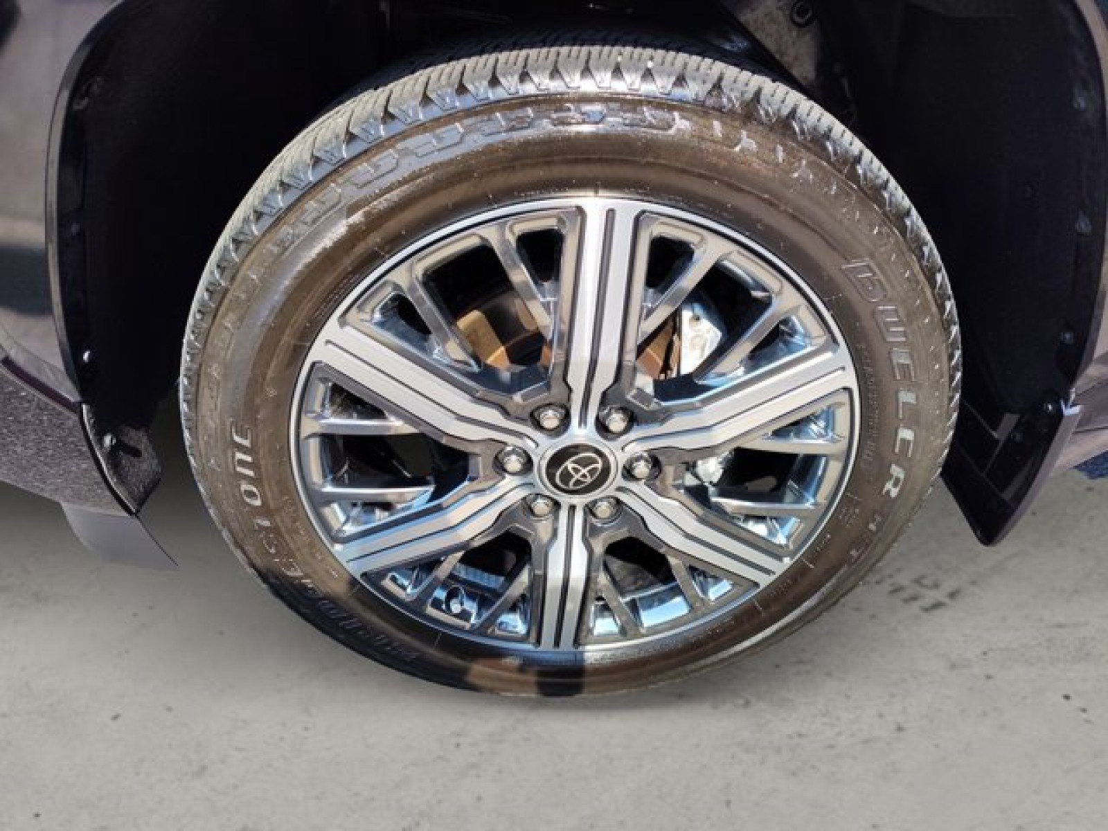 Used 2024 Toyota Sequoia Capstone AWD/4WD image 9