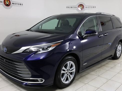 Used 2021 Toyota Sienna Platinum image 5