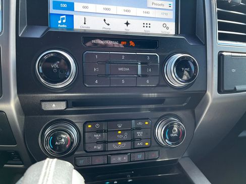 Used 2017 Ford F150 Platinum w/ Equipment Group 701A Luxury image 42