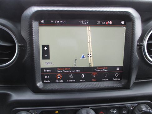 Used 2021 Jeep Wrangler Unlimited Sahara w/ Cold Weather Group image 15