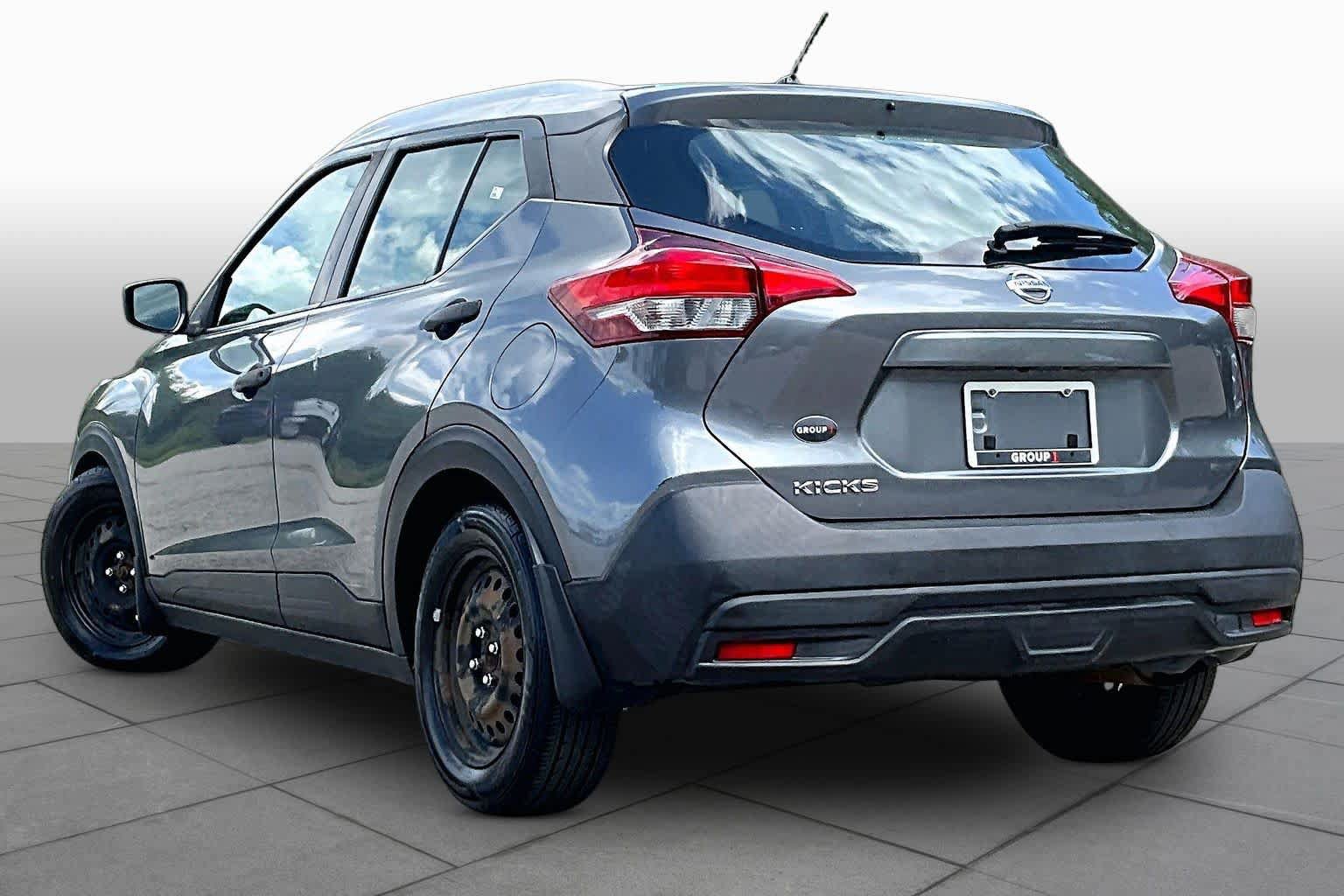 Used 2019 Nissan Kicks S FWD image 12