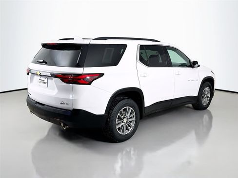 Used 2023 Chevrolet Traverse LT image 8