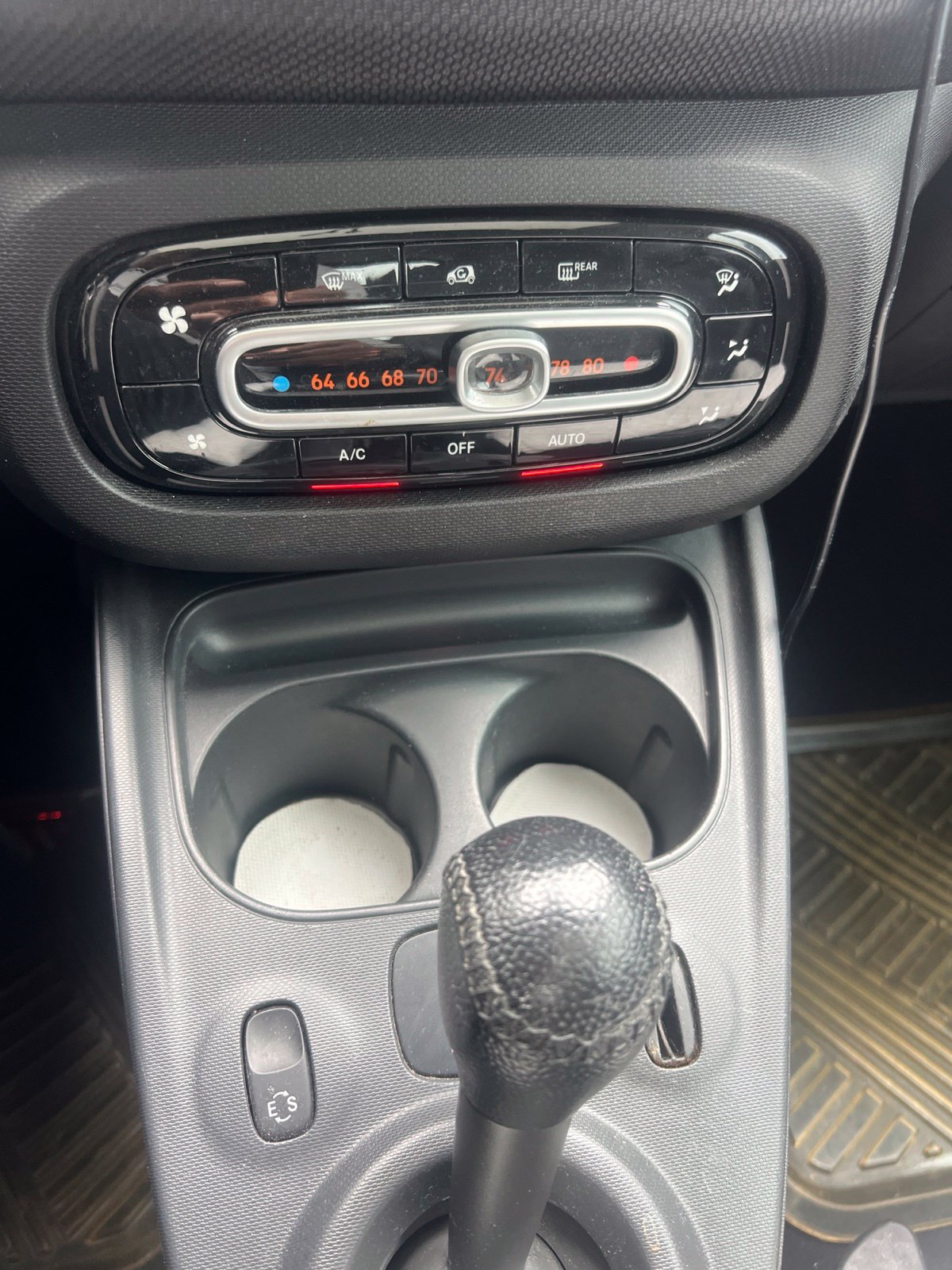 Used 2016 smart fortwo Prime RWD image 6
