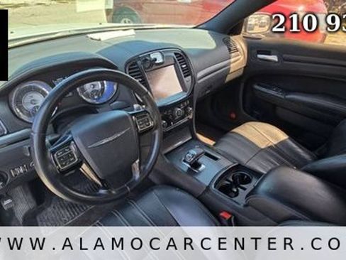 Used 2013 Chrysler 300 S RWD image 29