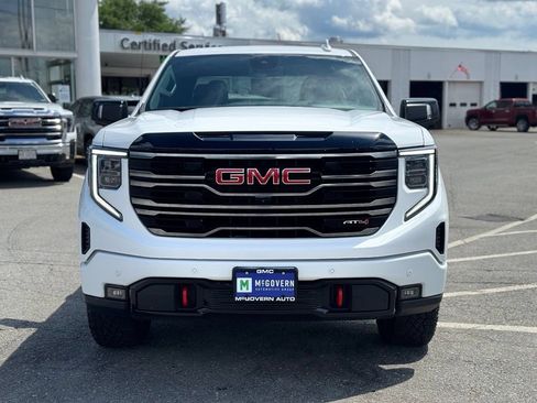 Used 2025 GMC Sierra 1500 AT4 AWD/4WD image 9