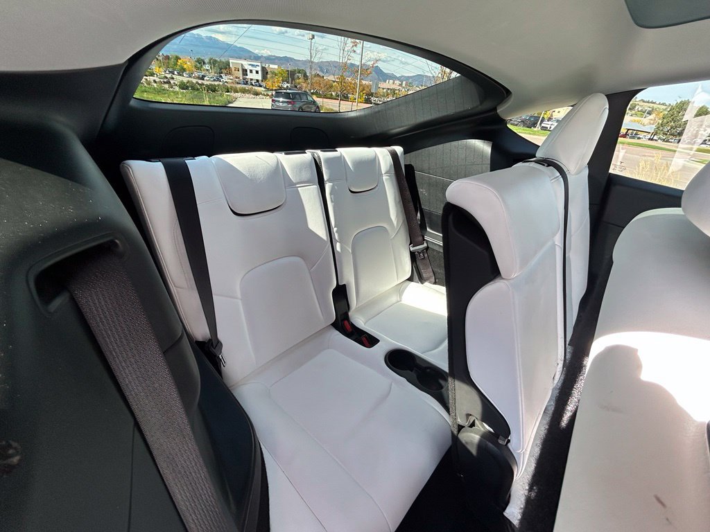 Used 2024 Tesla Model Y Long Range AWD/4WD image 27