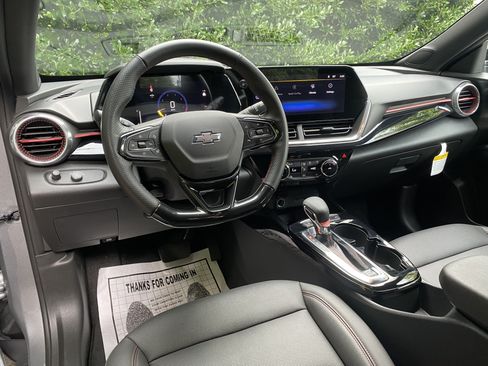 Used 2026 Chevrolet Trax RS w/ Driver Confidence Package FWD image 32