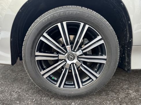 Used 2018 Lexus LX 570 image 15