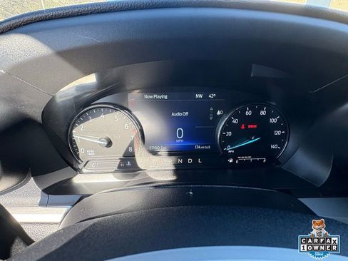 Used 2022 Ford Explorer XLT w/ Equipment Group 202A image 15