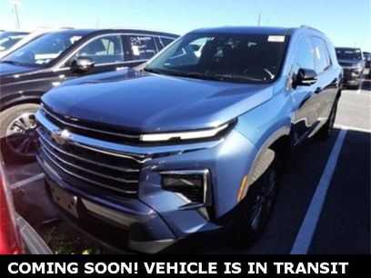 Used 2025 Chevrolet Traverse LT