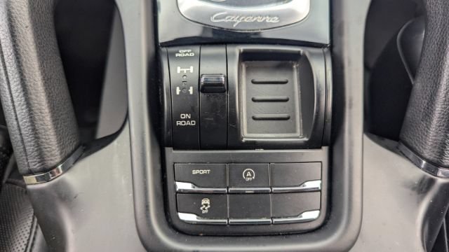 Used 2018 Porsche Cayenne Platinum Edition AWD/4WD image 36
