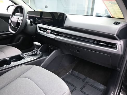 Used 2025 Kia K4 LX image 46