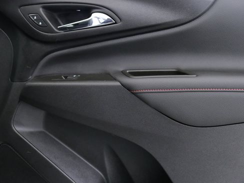 Certified 2024 Chevrolet Equinox RS image 32