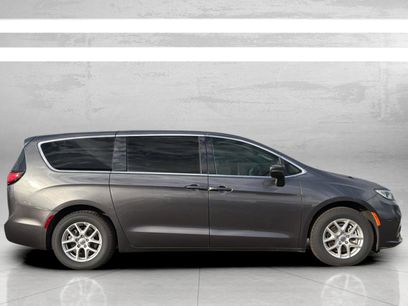 Used 2023 Chrysler Pacifica Touring-L