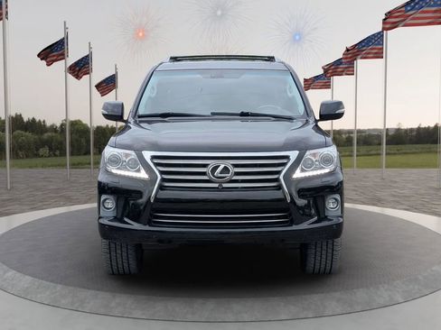 Used 2014 Lexus LX 570 4WD image 2