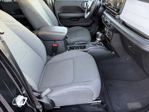 Used 2025 Jeep Wrangler Sahara image 14