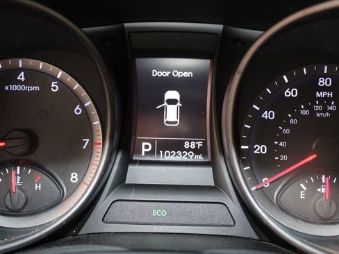 Used 2016 Hyundai Santa Fe Sport FWD image 18
