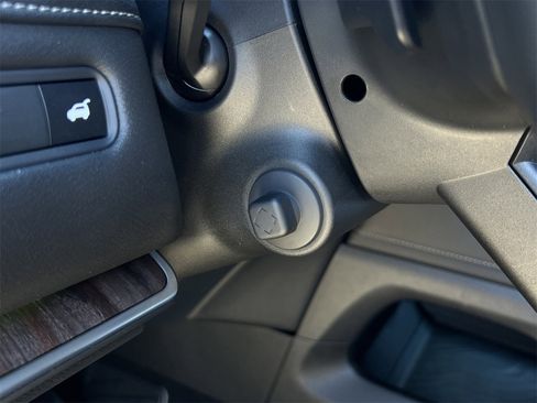 Used 2025 Nissan Armada Platinum Reserve image 14