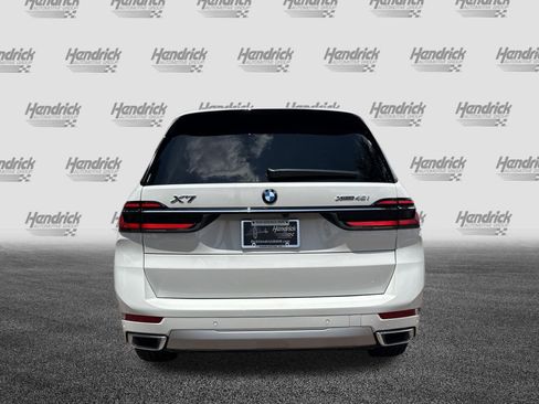 Used 2026 BMW X7 xDrive40i AWD/4WD image 9