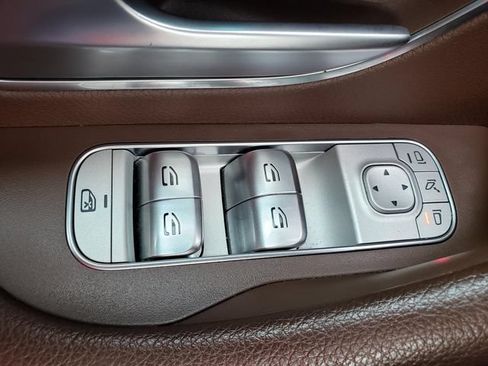 Used 2024 Mercedes-Benz GLS 450 4MATIC image 27