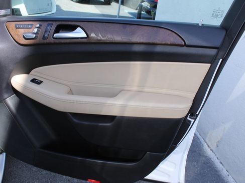 Used 2017 Mercedes-Benz GLS 450 4MATIC image 26