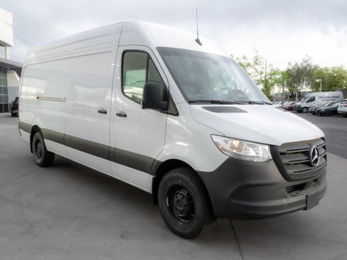 New 2025 Mercedes-Benz Sprinter 2500 image 2