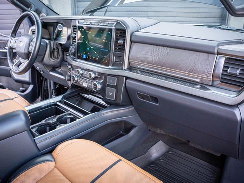 Used 2023 Ford F350 Platinum image 38