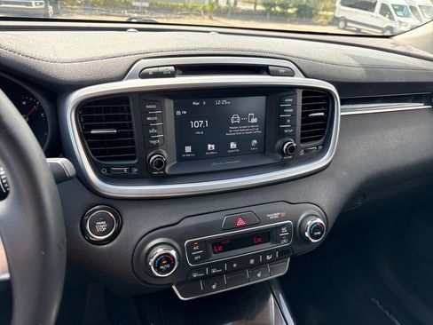 Used 2019 Kia Sorento EX image 20