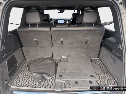 Used 2025 Jeep Grand Wagoneer Series III w/ Rear Seat Video Group 1 AWD/4WD image 28