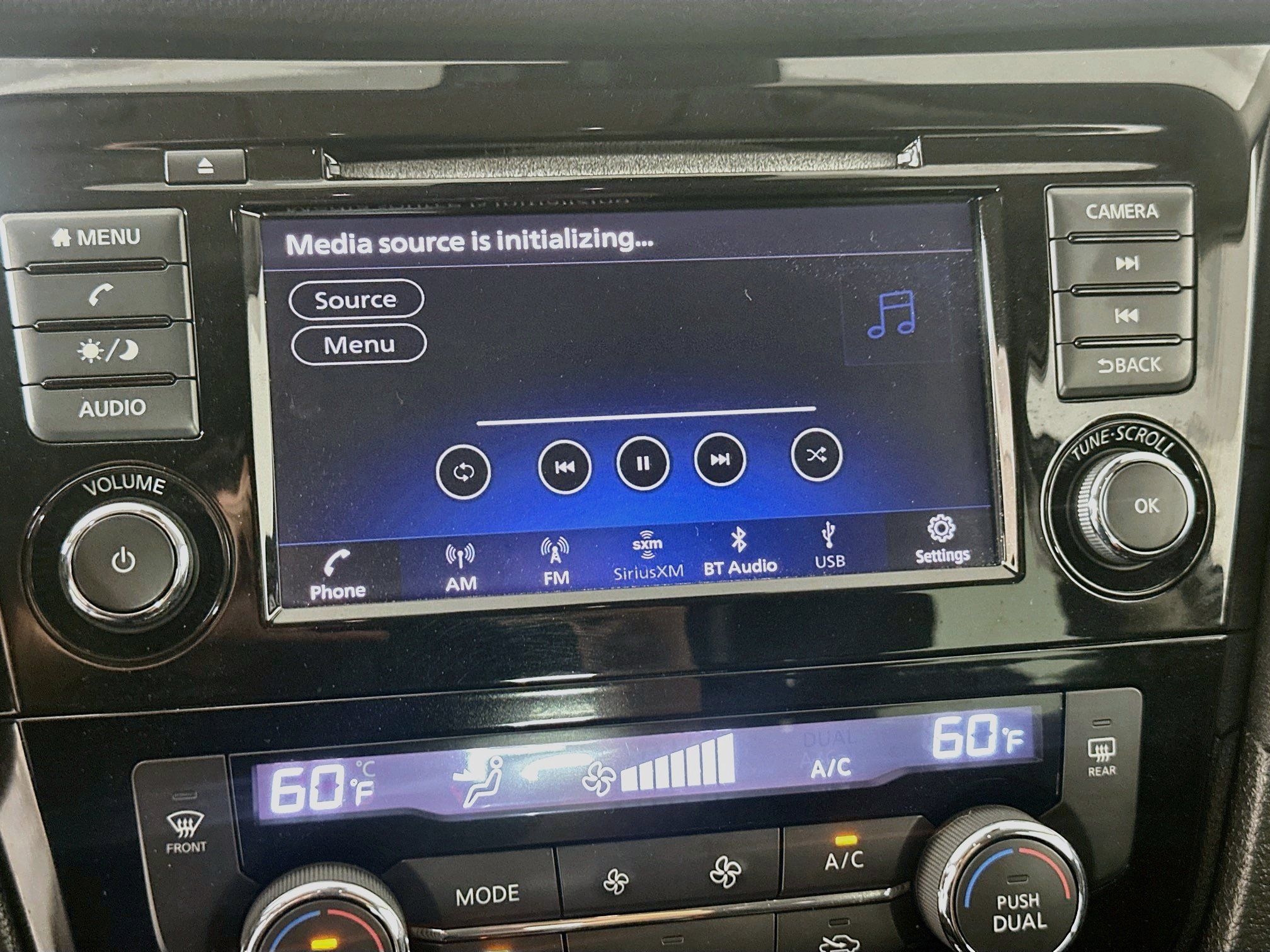 Used 2019 Nissan Rogue SV FWD image 19