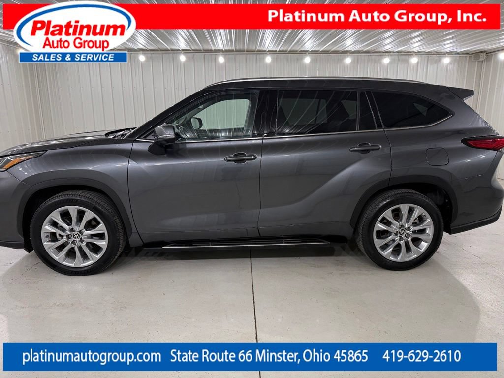 Used 2020 Toyota Highlander Limited FWD image 2