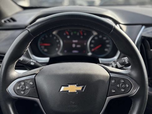 Used 2023 Chevrolet Traverse LT image 13