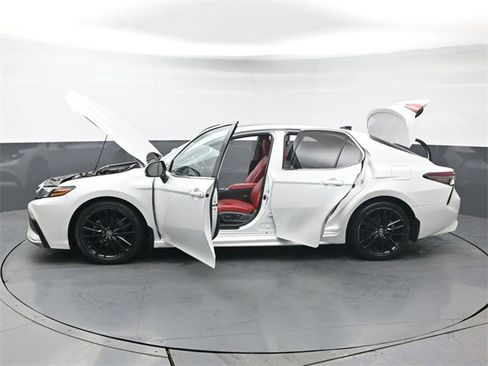 Used 2022 Toyota Camry XSE image 48