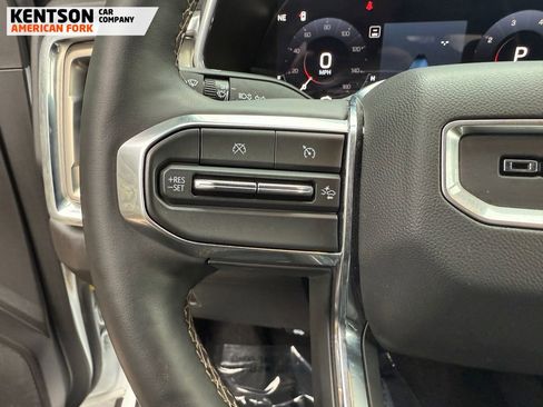 Used 2024 GMC Canyon Denali image 19